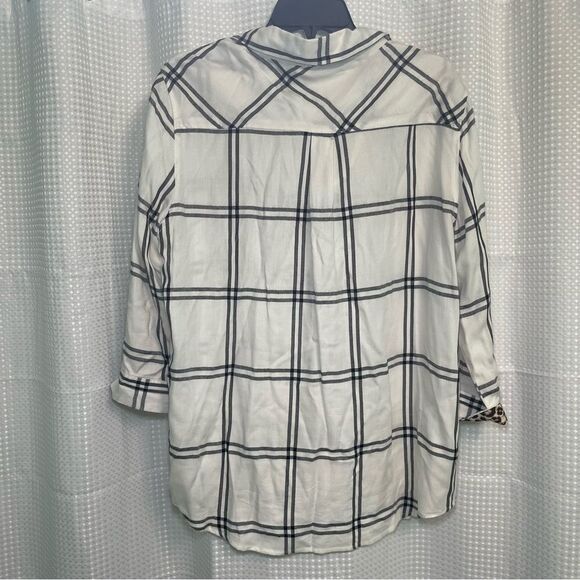 USC Gamecocks Button Up - Picture 4 of 5